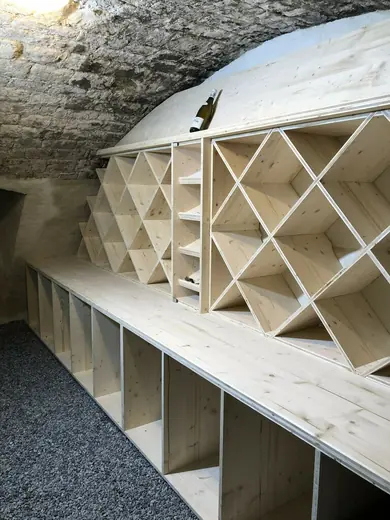 Cave à vin sur mesure — réalisation Art & Menuiserie dans l'Yonne