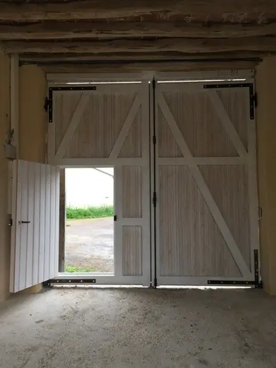 Portes — réalisation Art & Menuiserie dans l'Yonne